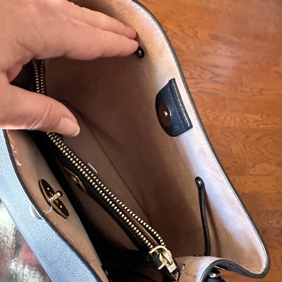 Elegant Kate Spade Black Leather Shoulder Bag with Gold Accent - Picture 11 of 16